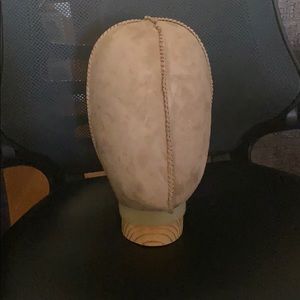 Ugg hat mannequin head